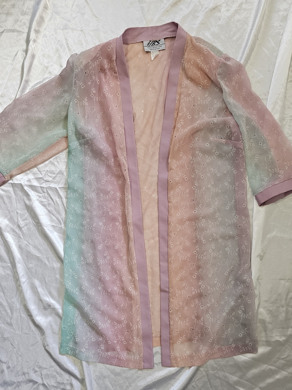 Kawaii Rainbow Kimono - Picture 4 of 10